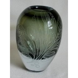 Vase design gravé 1