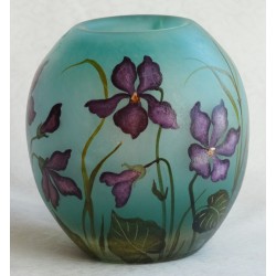 Vase décor floral avec violettes