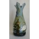 Vase décoratif plein d'eau avec libellule en relief