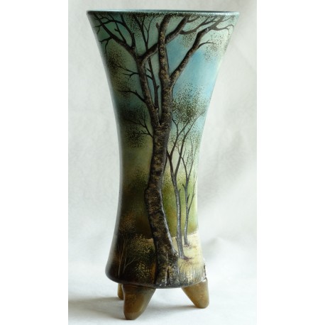 Vase décorative avec paysage d'été en rélief
